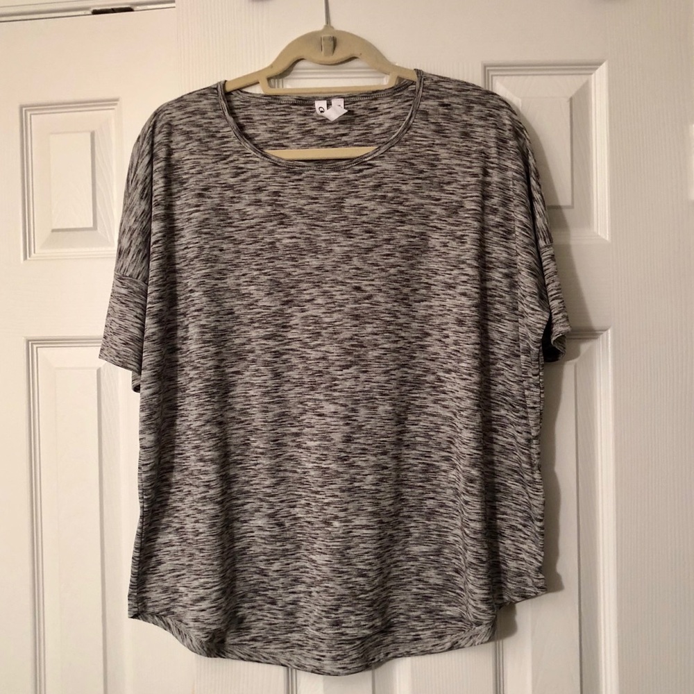 BNWOT Cable & Gauge Short Sleeve Top, size XL